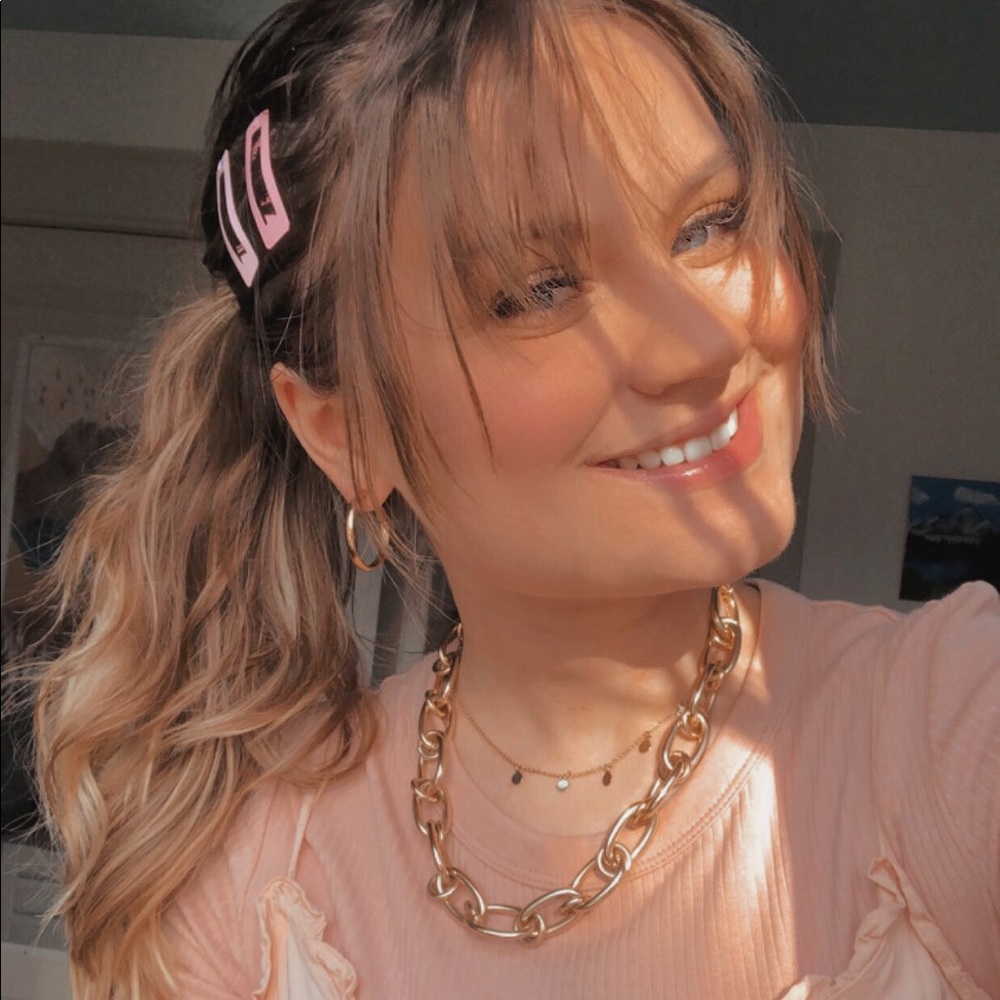 Meet your Posher, Sierra